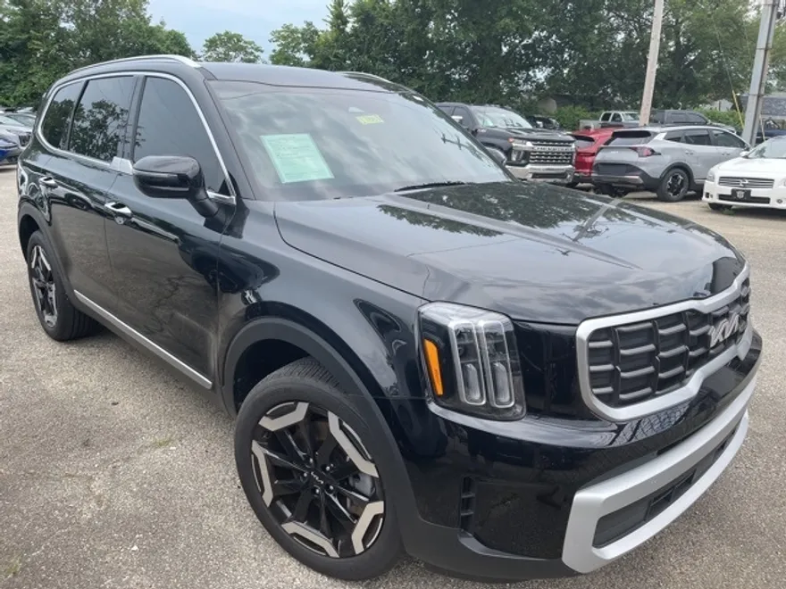 2024 Kia Telluride S photo 1