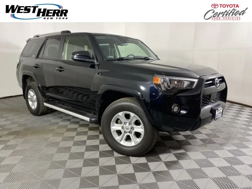 2022 Toyota 4Runner SR5 photo 1
