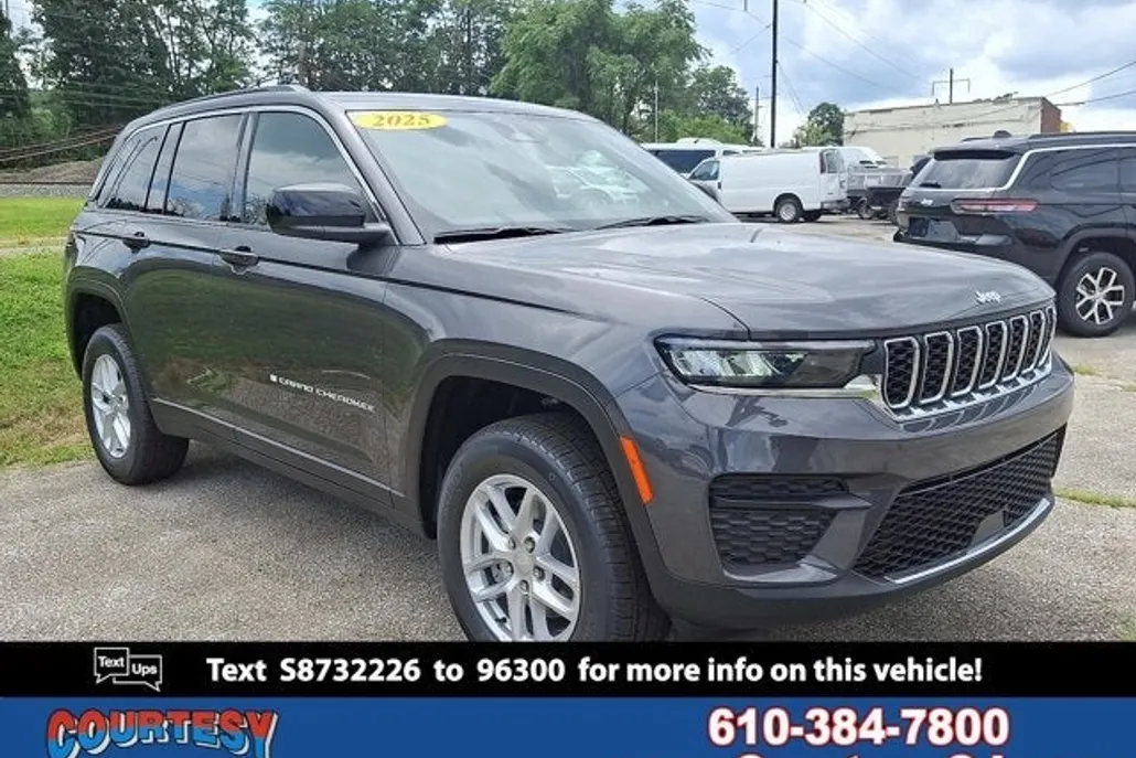 2025 Jeep Grand Cherokee Laredo X photo 1
