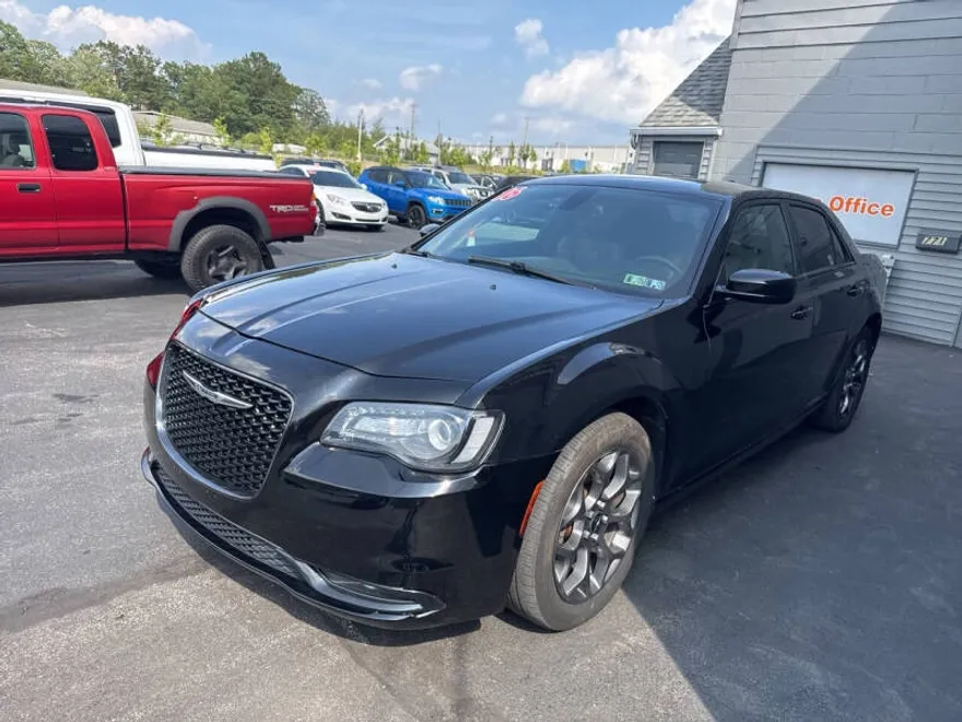2016 Chrysler 300 S photo 1