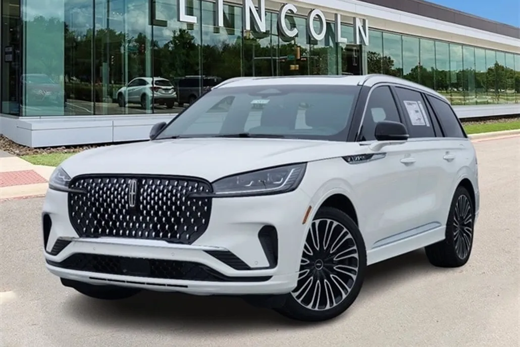 2025 Lincoln Aviator Black Label photo 1