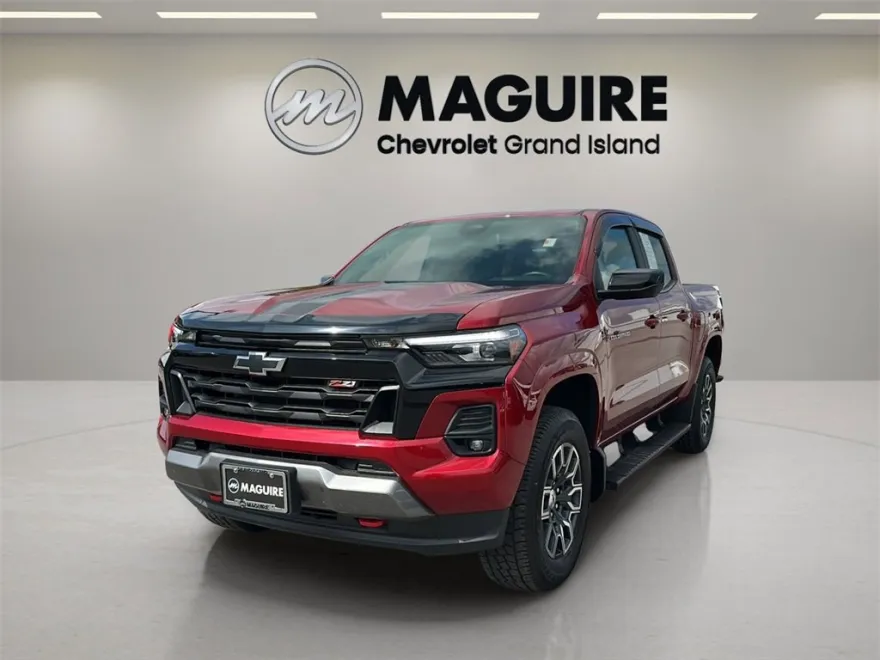 2023 Chevrolet Colorado Z71 photo 1