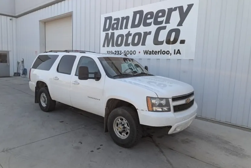 2012 Chevrolet Suburban 2500 LT photo 1