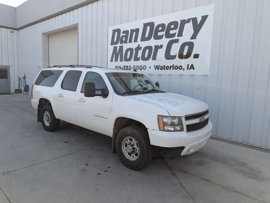 2012 Chevrolet Suburban 2500 LT photo 1