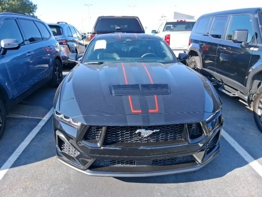 2025 Ford Mustang GT Premium photo 2