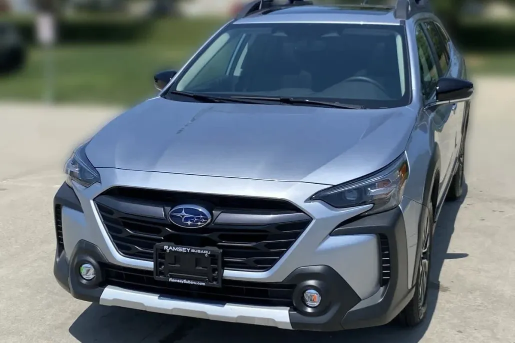 2025 Subaru Outback Limited XT photo 1