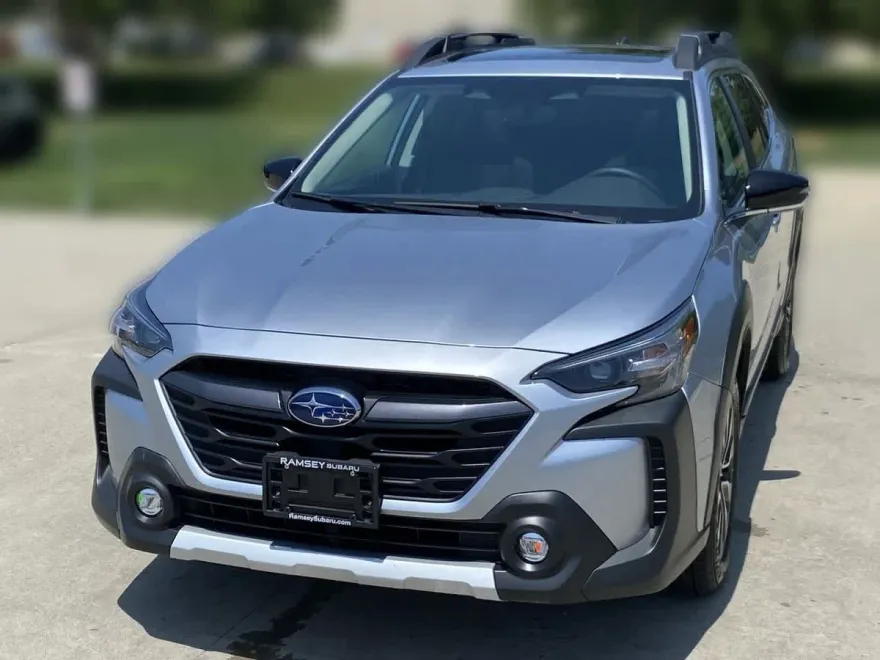 2025 Subaru Outback Limited XT photo 1