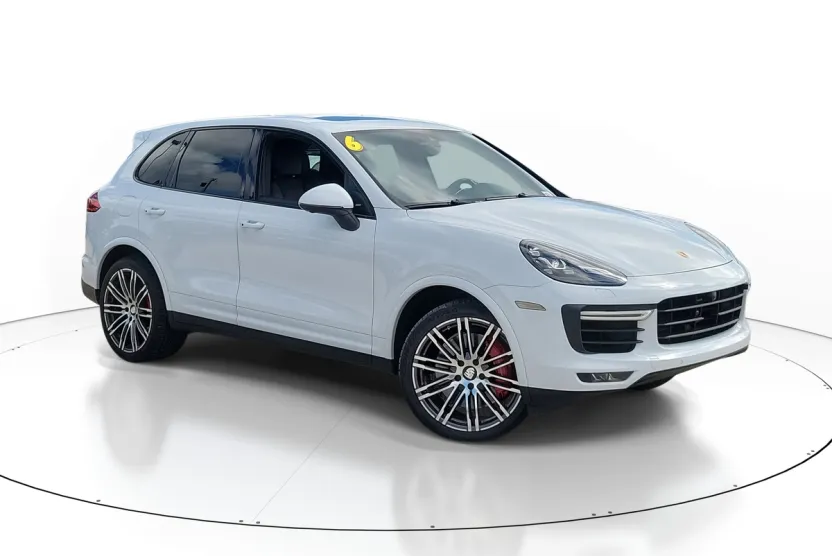 2016 Porsche Cayenne Turbo photo 1