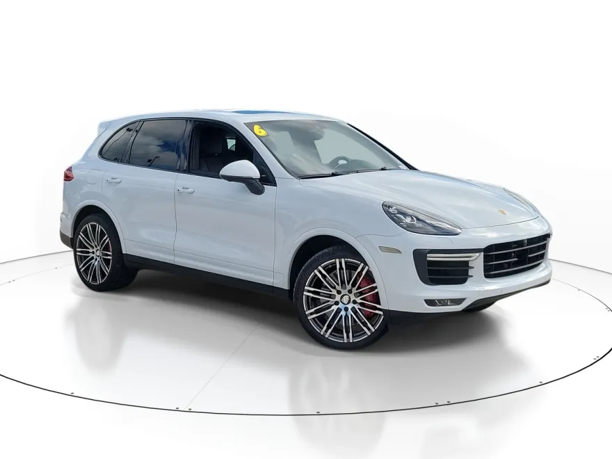 2016 Porsche Cayenne Turbo photo 1