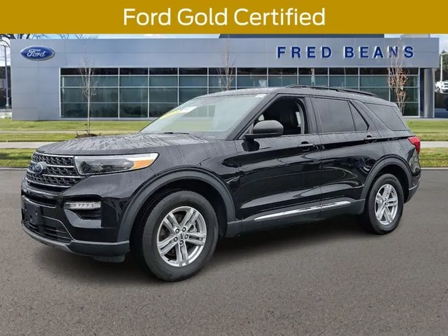 2022 Ford Explorer XLT photo 1