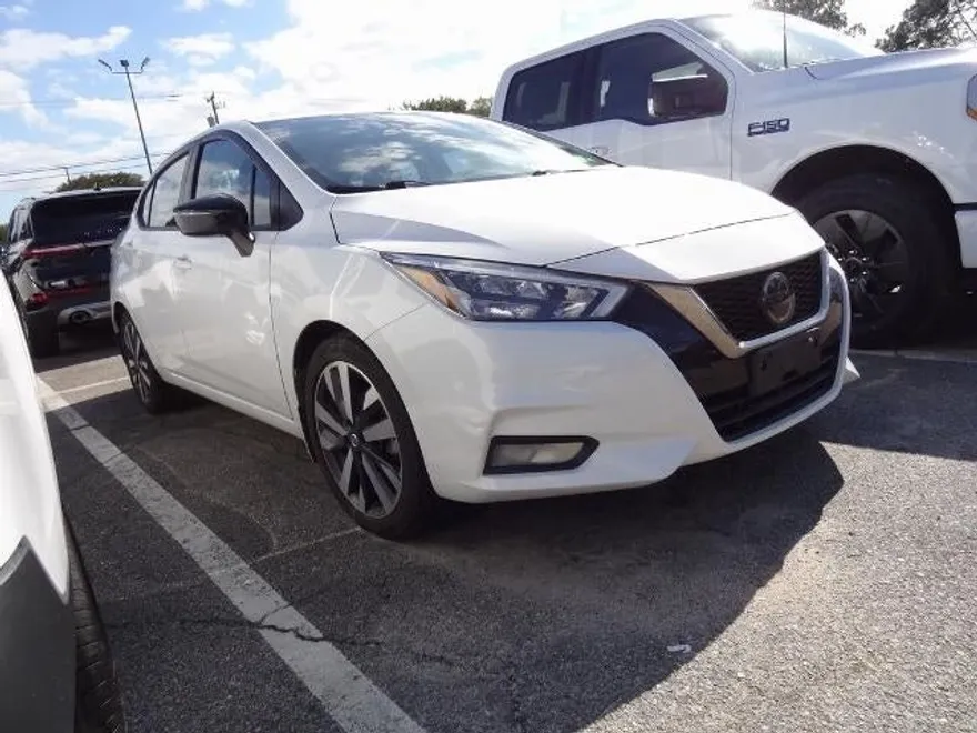 2021 Nissan Versa 1.6 SR photo 1