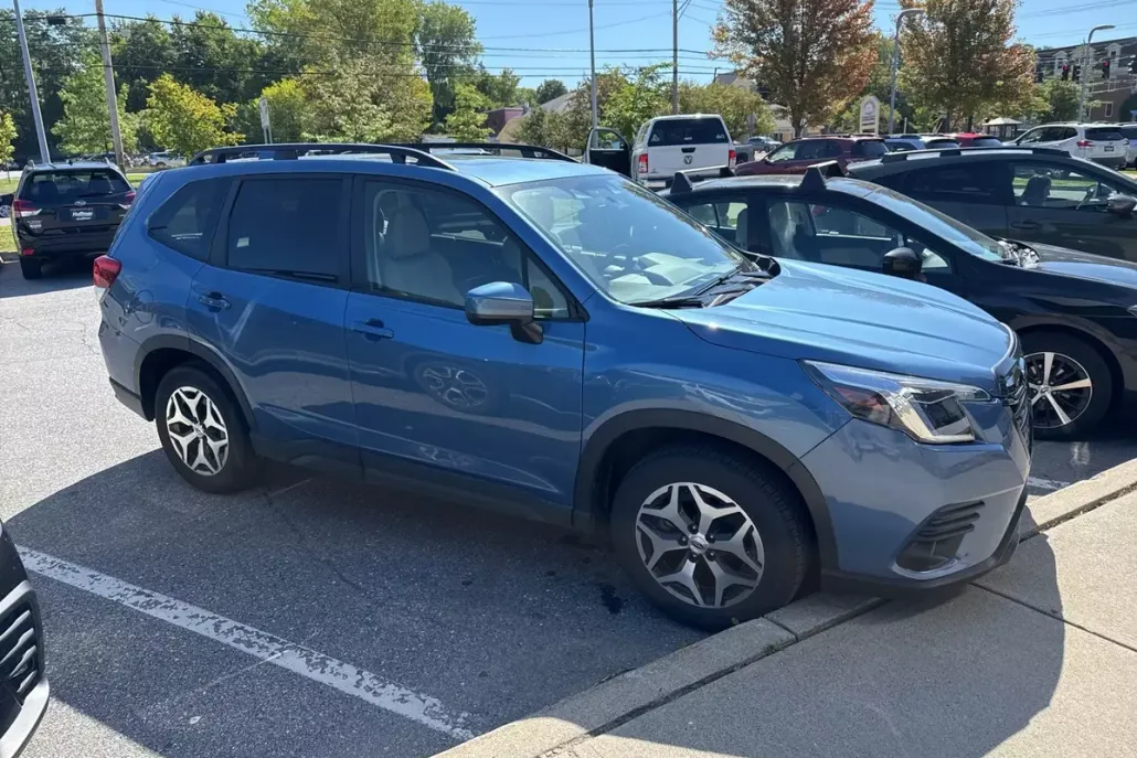 2022 Subaru Forester Premium photo 1