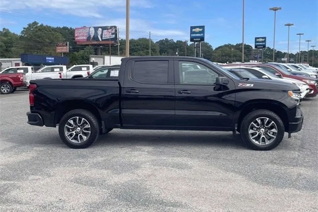 2024 Chevrolet Silverado 1500 RST photo 1