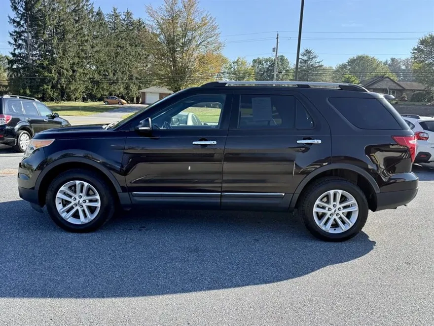 2013 Ford Explorer XLT photo 1