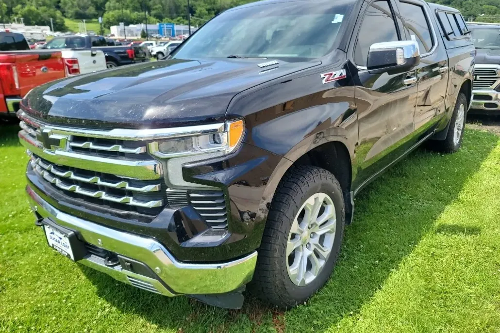 2022 Chevrolet Silverado 1500 LTZ photo 1
