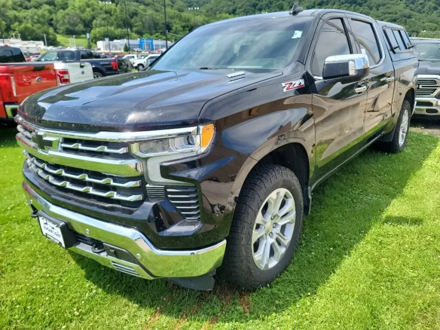 2022 Chevrolet Silverado 1500 LTZ photo 1