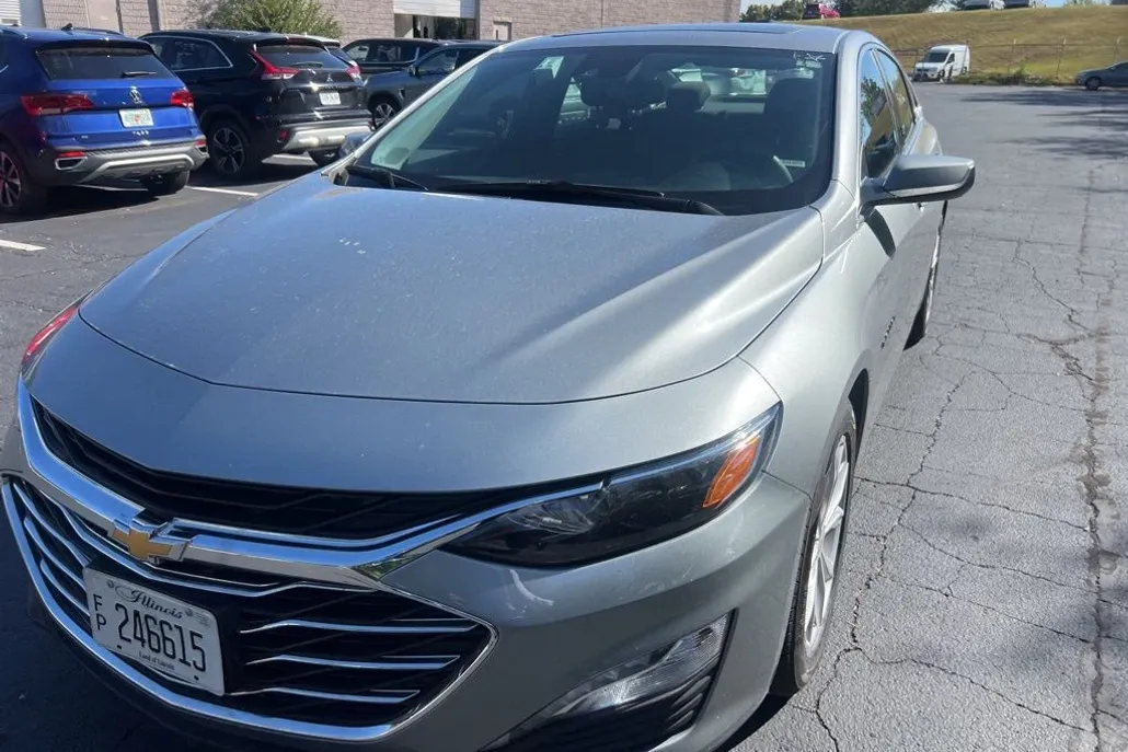 2024 Chevrolet Malibu 1LT photo 1