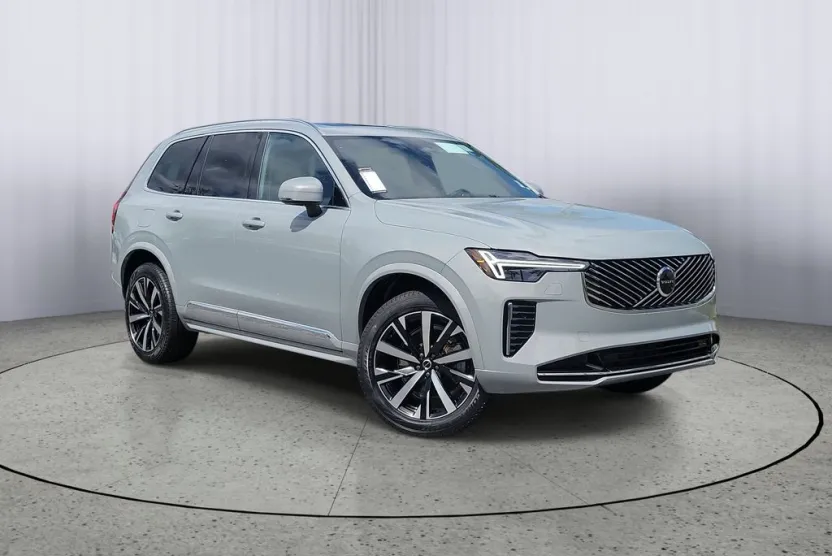 2026 Volvo XC90 B5 Core photo 1