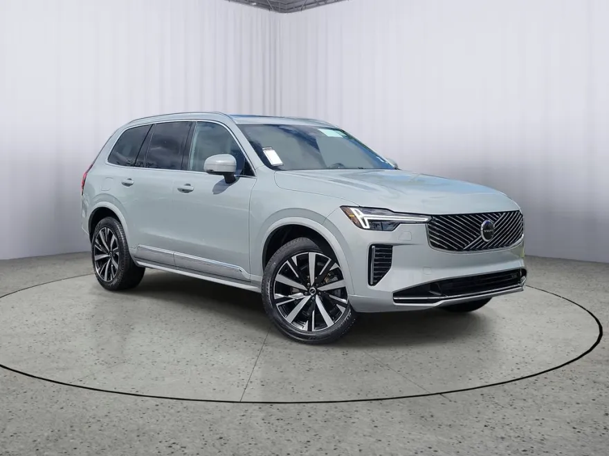 2026 Volvo XC90 B5 Core photo 1
