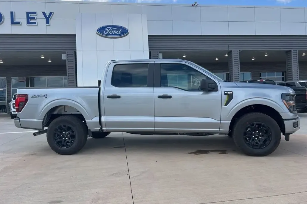 2025 Ford F-150 STX photo 1