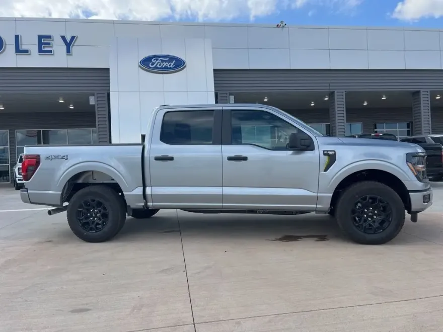 2025 Ford F-150 STX photo 1