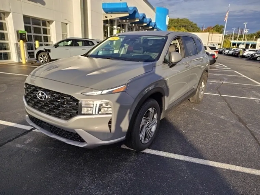 2022 Hyundai Santa Fe SE photo 1