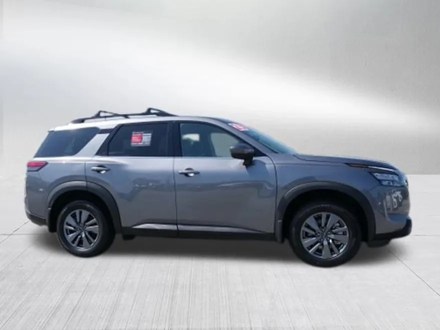 2025 Nissan Pathfinder SV photo 1