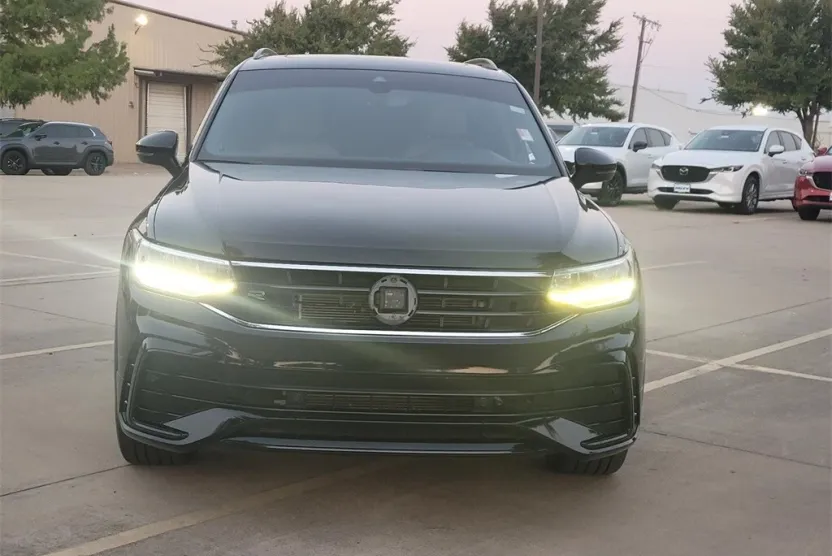 2023 Volkswagen Tiguan SE R-Line Black photo 1