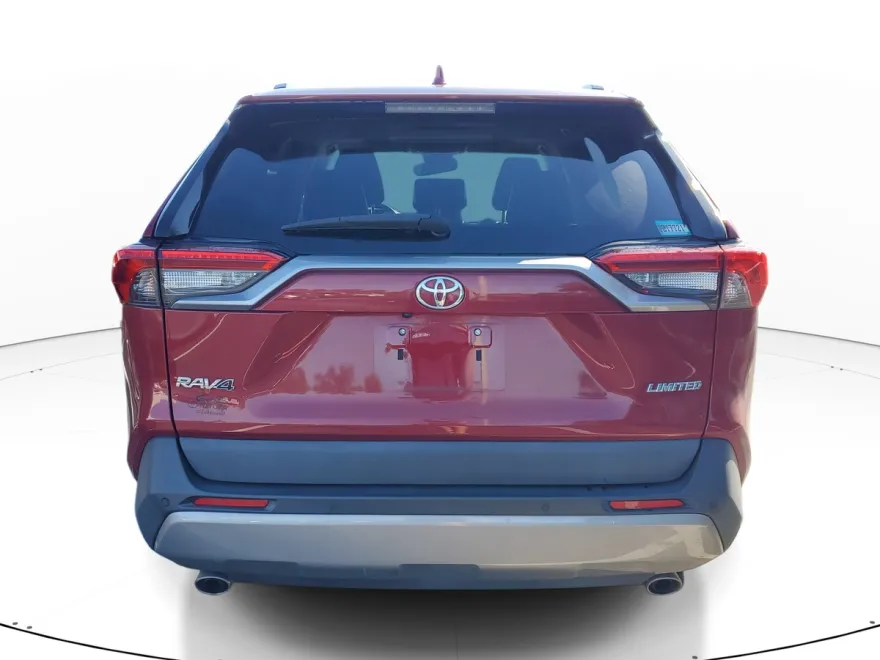 2022 Toyota RAV4 Limited photo 1