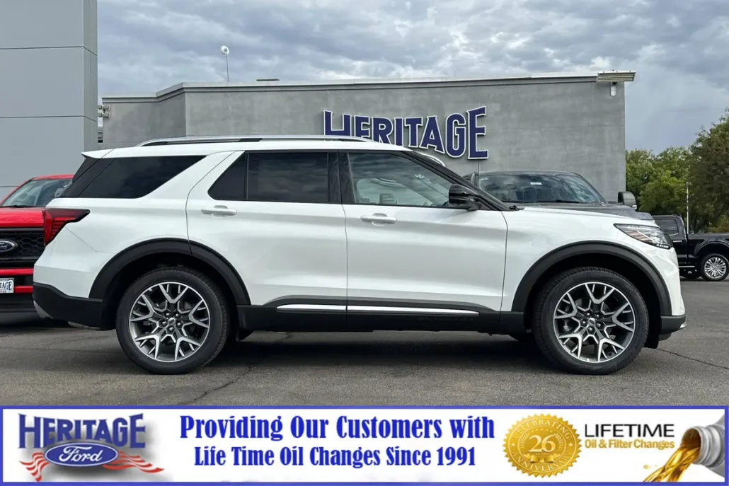 2025 Ford Explorer Platinum photo 1