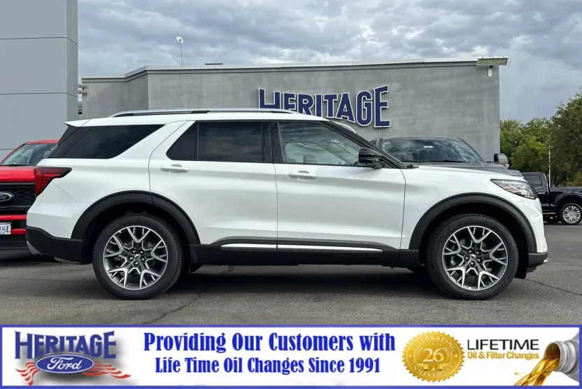 2025 Ford Explorer Platinum photo 1