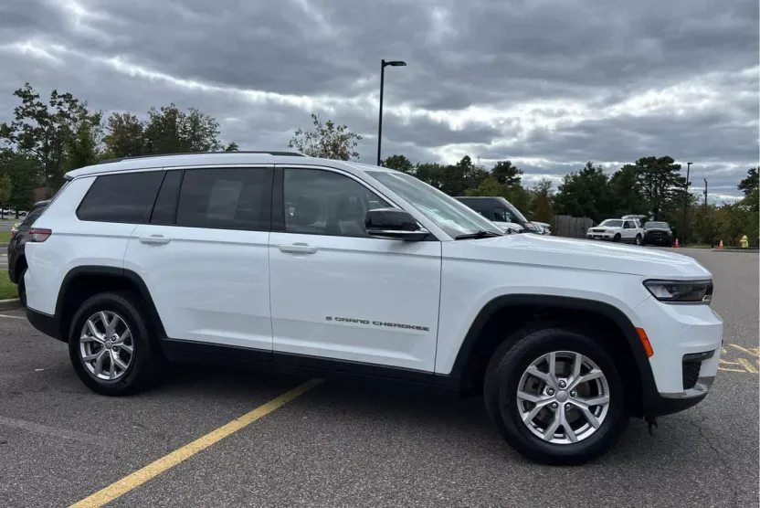 2021 Jeep Grand Cherokee Limited photo 1