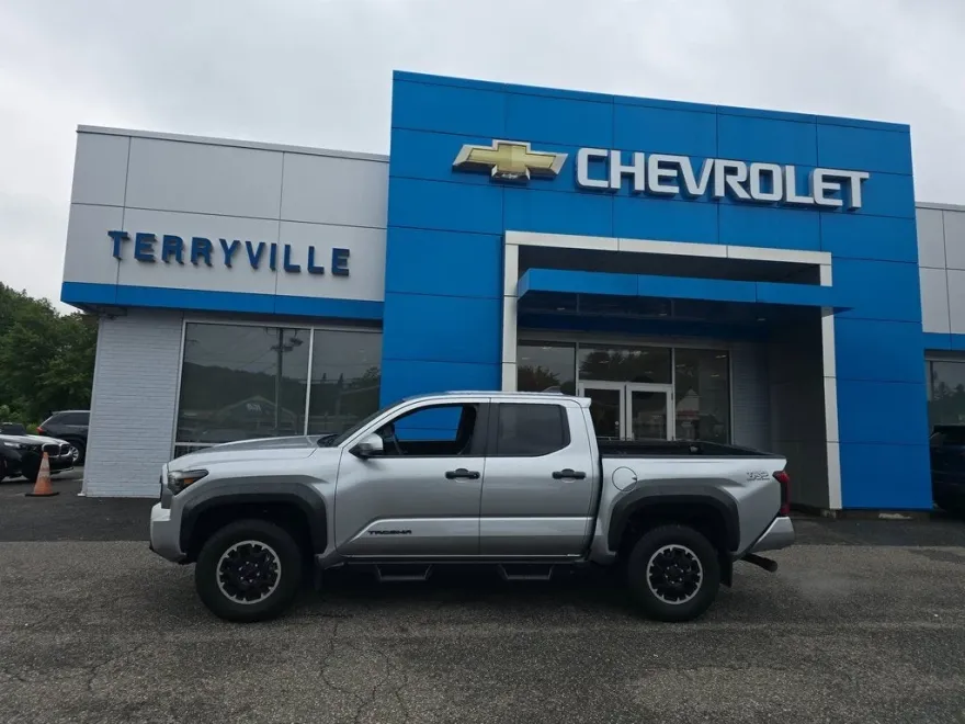 2024 Toyota Tacoma 4x4 SR5 photo 1