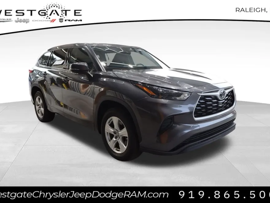 2022 Toyota Highlander L photo 1