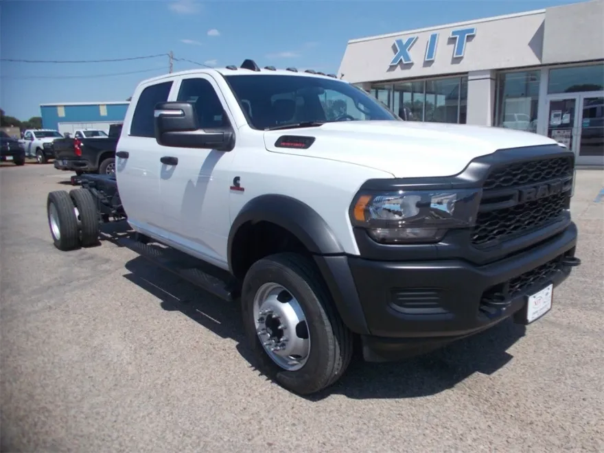 2024 Ram 5500 Tradesman photo 1