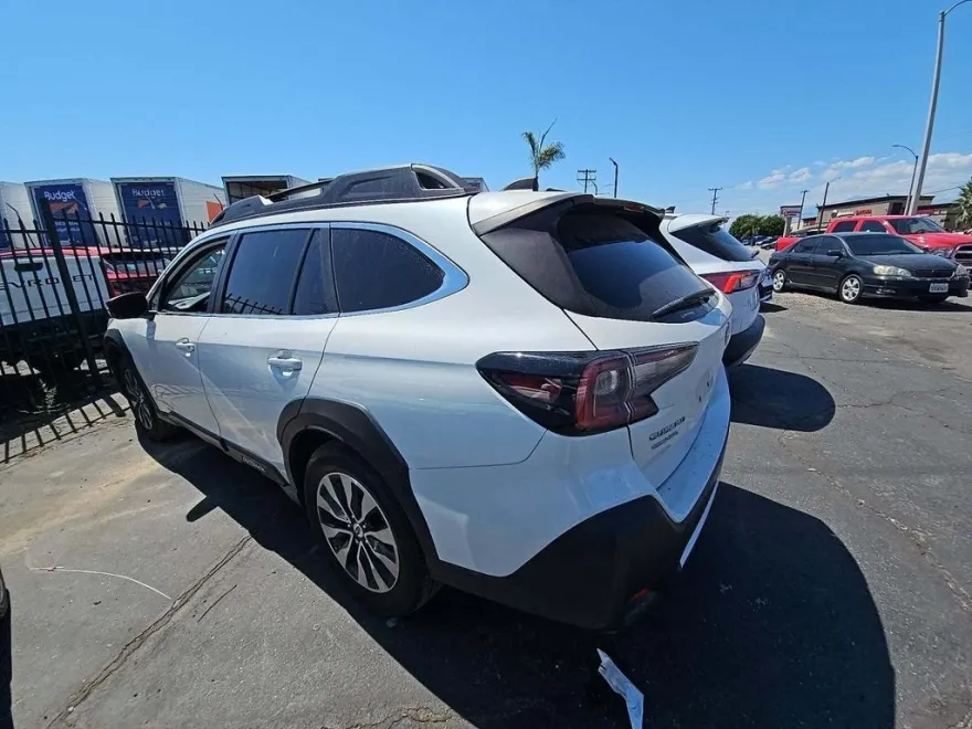 2023 Subaru Outback Limited photo 1