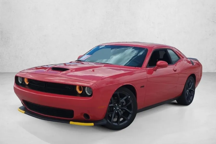 2023 Dodge Challenger R/T photo 1