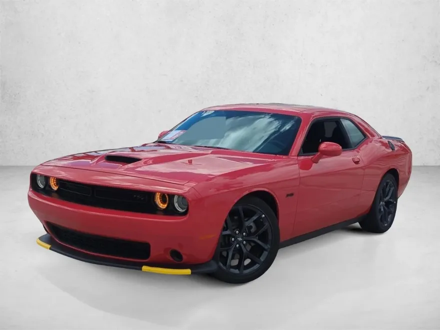2023 Dodge Challenger R/T photo 1