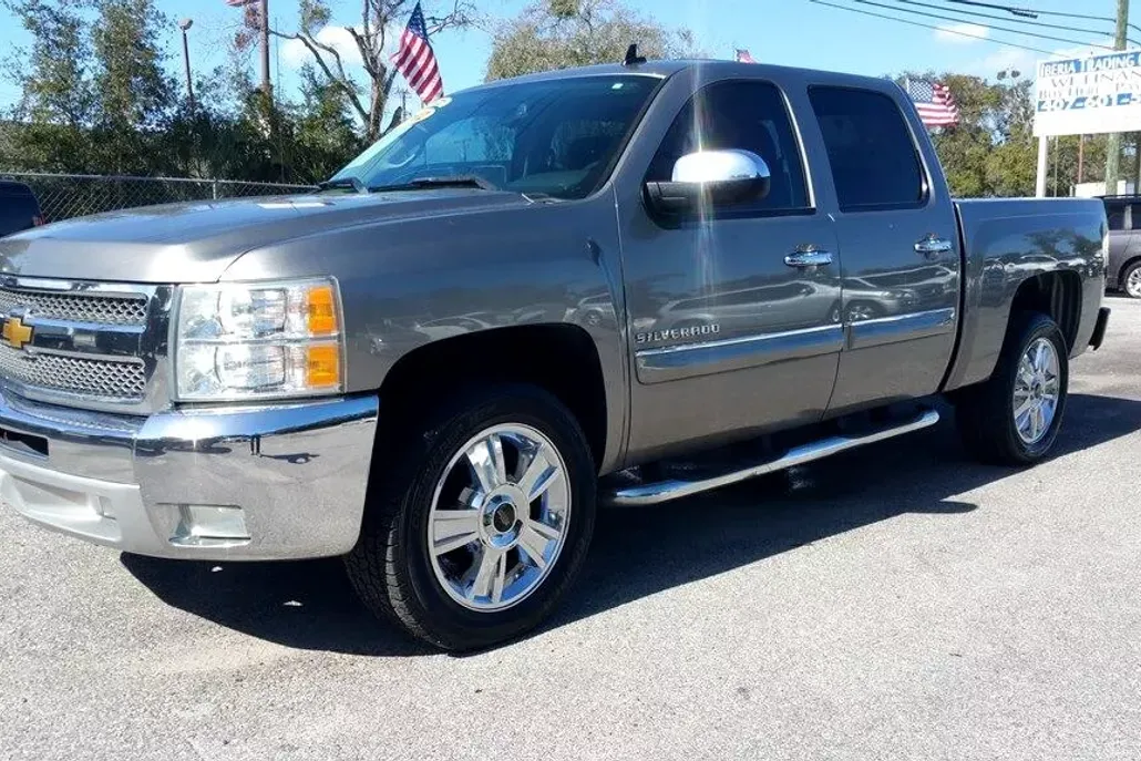 2012 Chevrolet Silverado 1500 LT photo 1