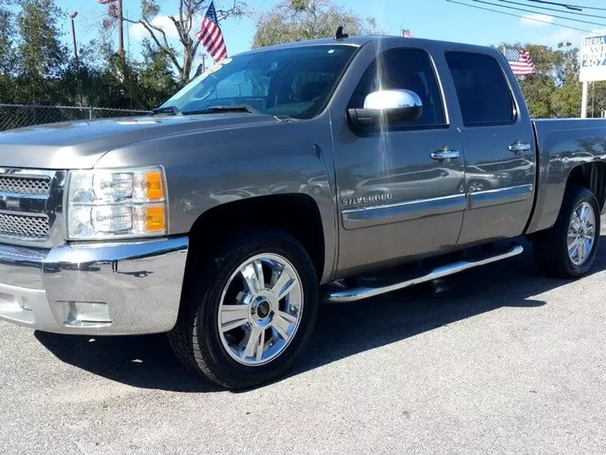 2012 Chevrolet Silverado 1500 LT photo 1