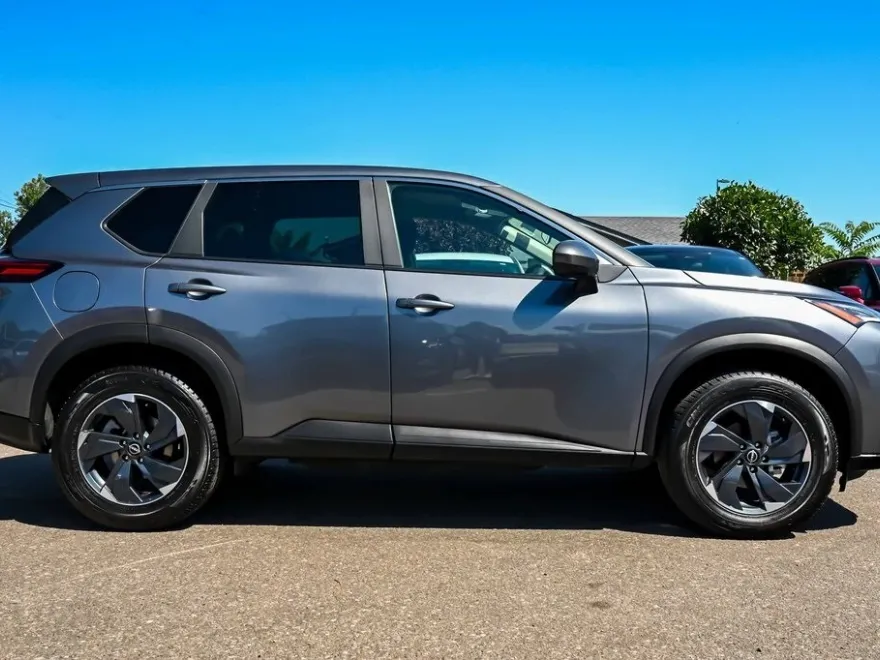 2024 Nissan Rogue SV photo 1