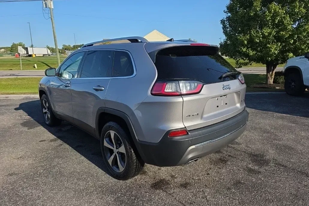 2019 Jeep Cherokee Limited photo 1