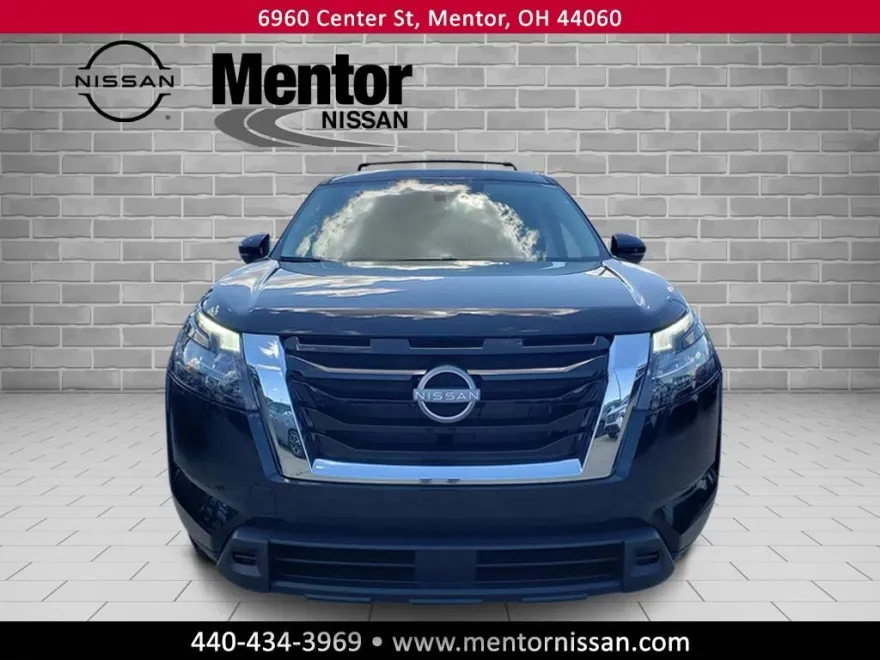2025 Nissan Pathfinder SV photo 1