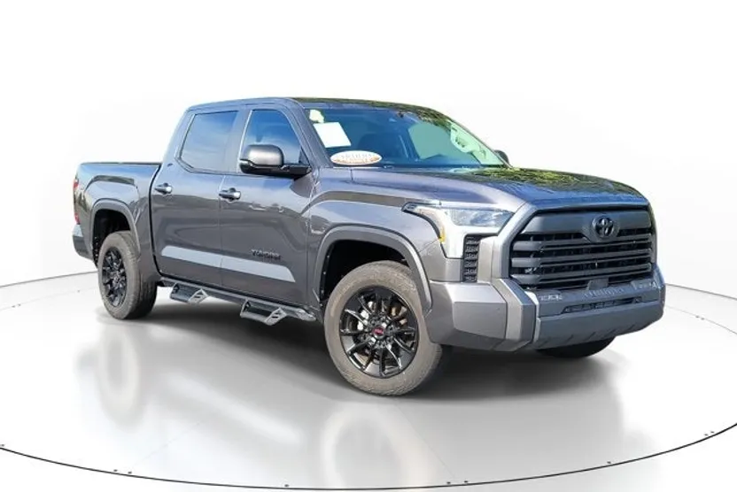 2024 Toyota Tundra SR5 CrewMax photo 1