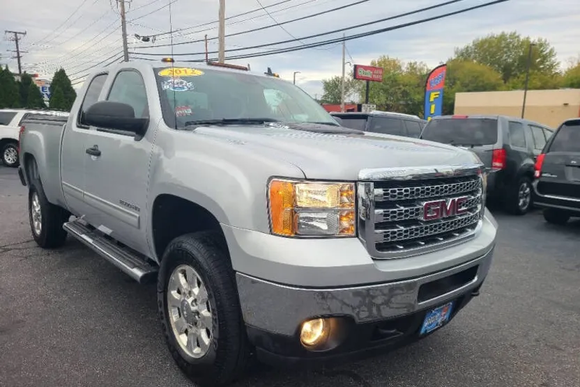 2012 Gmc Sierra SLE photo 1