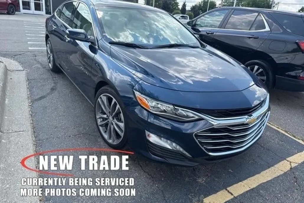 2022 Chevrolet Malibu Premier photo 1