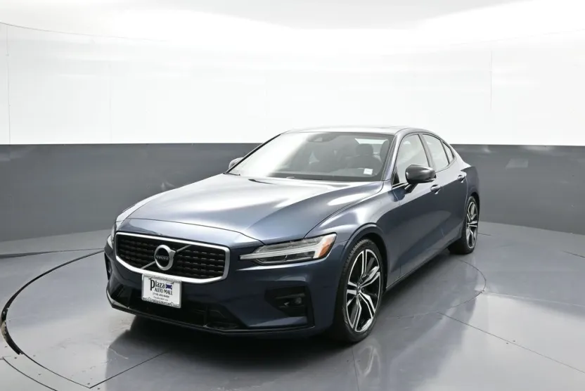2019 Volvo S60 T6 R-Design photo 1