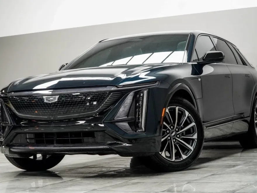 2024 Cadillac Lyriq Sport photo 1