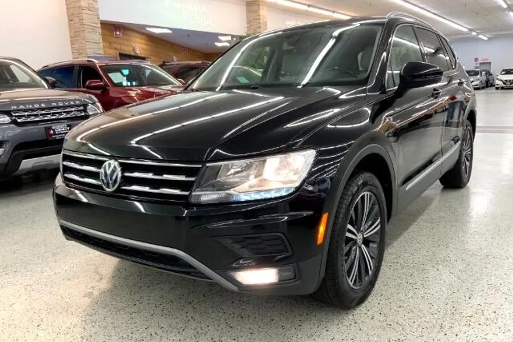 2018 Volkswagen Tiguan SEL photo 1