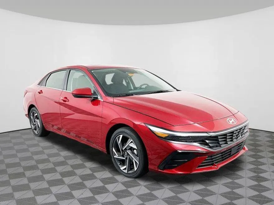 2025 Hyundai Elantra SEL Convenience photo 1